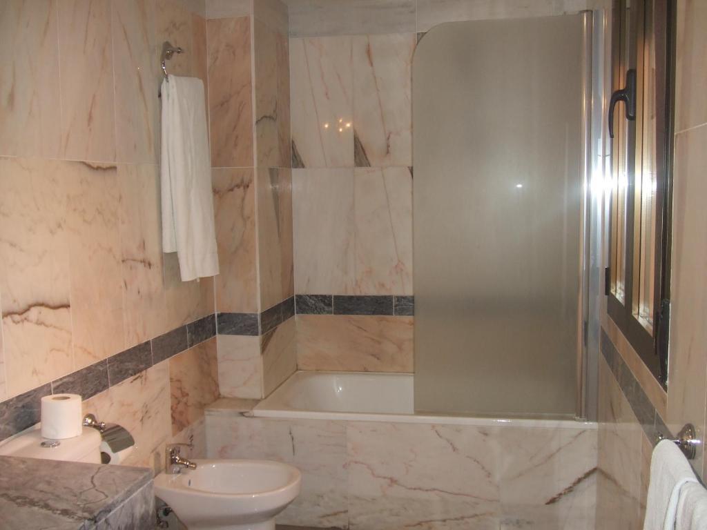 Hotel Vadorrey Roa Habitación foto