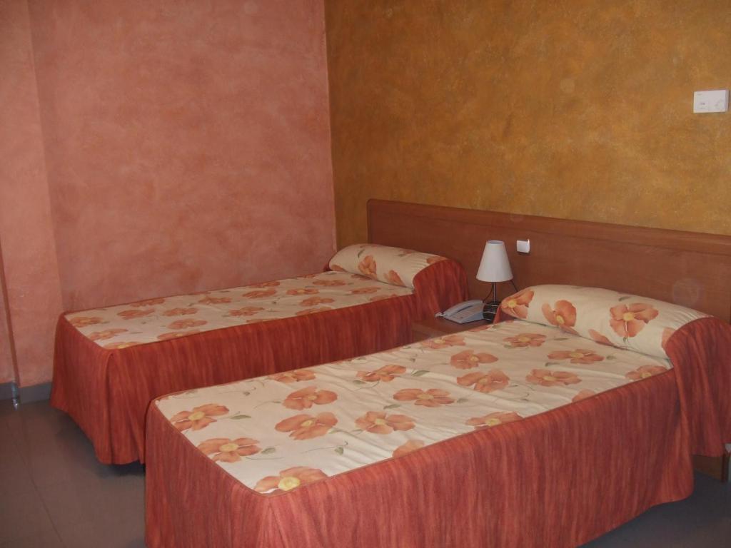 Hotel Vadorrey Roa Exterior foto